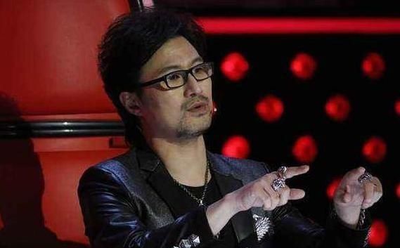  瞧不起|别人都瞧不起俗气的衣着，也看不懂裤袜的意义是什么？