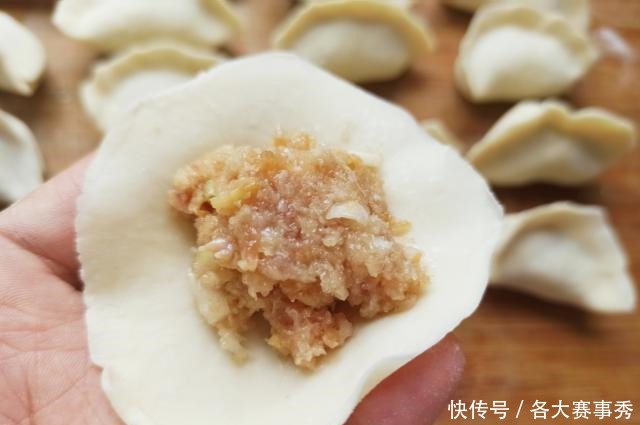 搅拌|白萝卜这样做最好吃,做法超简单,出锅鲜嫩多汁,还能增强免疫力