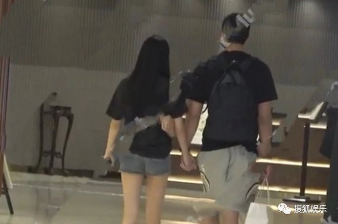 出轨|“方一凡”周奇恋情曝光?何猷启出轨?万茜车祸骨折12天后就复工?