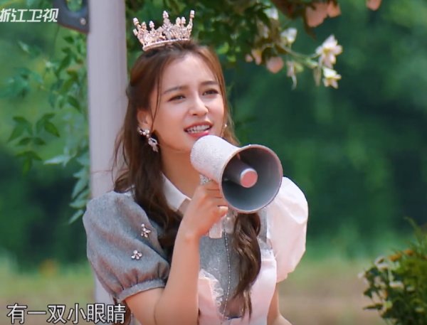  不负责任|baby录制跑男疑似走光，导演组态度引热议：不负责任！