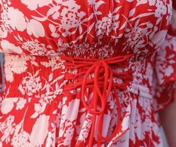  适合|好看的连衣裙很多, 青春减龄的并不多, 这款气质小清新长裙适合你