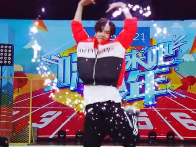  长大|王一博新称号：“综艺小天才”，搞笑与酷盖并存，啵啵长大了