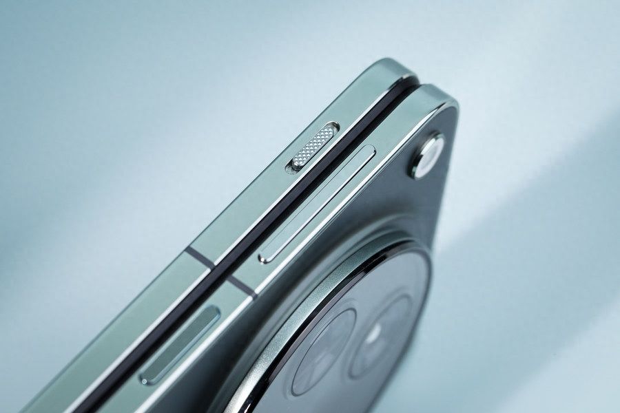 轻薄机身，具备旗舰级影像表现 OPPO Find N3评测