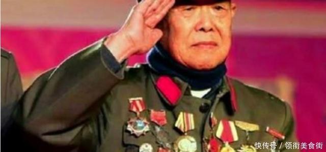 独自|对越自卫反击战,小战士独自抱炸药冲进敌军指挥部,缴枪不杀!