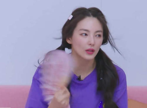 蓝盈莹|《浪姐》最聪明的人:怼得了伊能静,护得了张含韵,管得了蓝盈莹