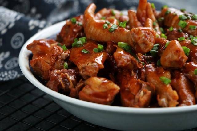  加油|鸡肉别再红烧了，不加油不加水，蒸一蒸馋出口水，比红烧还要美味