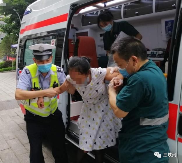  伤者|万州一女子摔倒受伤！接下来发生了这一幕……