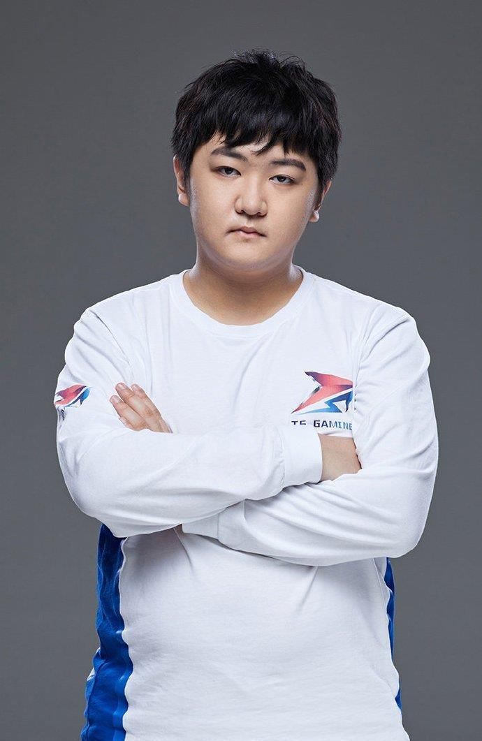 核心|TS巅峰对决阵容分析，整个体系的核心不是暖阳，而是这两个英雄！