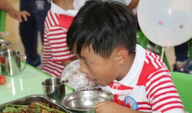  告别|用美食来告别，还记得你的幼儿园的毕业餐吃了什么吗？