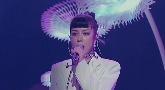 浪姐|《浪姐》冲浪榜排名大变,吴昕超万茜登榜首,伊能静垫底并非冷门