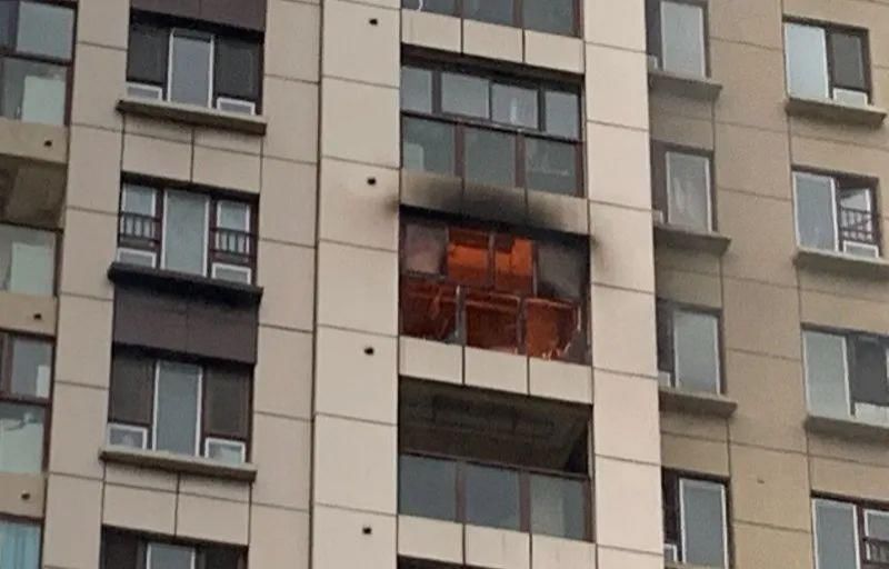  实拍|实拍！多起电瓶车室内充电引发火灾事故！太吓人了！