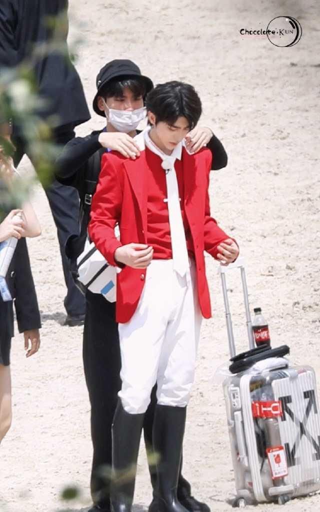  冒牌|《奔跑吧》：孟美岐拿冒牌会员身份，全员魔性跳《无价之姐》