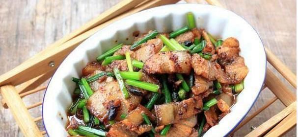 烧茄子|美味家常菜:木耳滑蛋、五花肉炒韭花、黄豆烧茄子、香辣肉丝