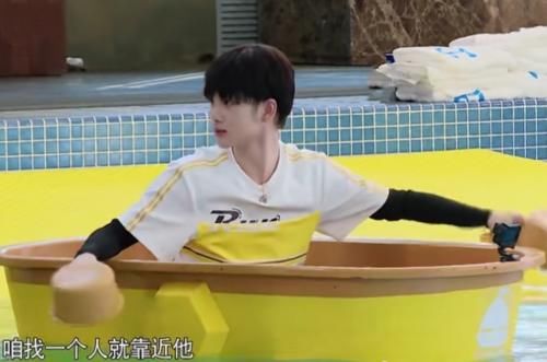  方式|染头发不能上跑男？看到周震南的处理方式，居然解锁新潮流