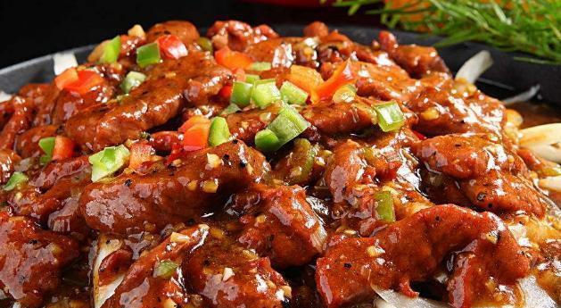  锅包肉|精选美食：干烧青椒鸡，黑椒牛柳，锅包肉，花菇炒肉片的做法