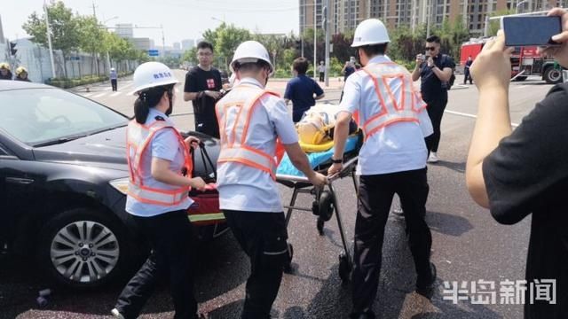  救援|提高应急处置能力和效率 青岛多部门联合开展交通事故应急救援演练