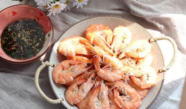 不腥|鲜嫩不腥的白灼虾,海边人都这样做,简单实用看一眼就会