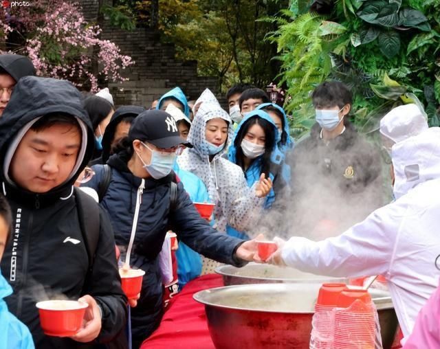 自助|拒绝浪费光盘行动：景区连续4年推出1元午餐，无人值守自助找零