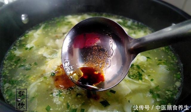 好喝|若家里只剩面粉,教你做美味热汤,每人秃噜两大碗才过瘾,特好喝