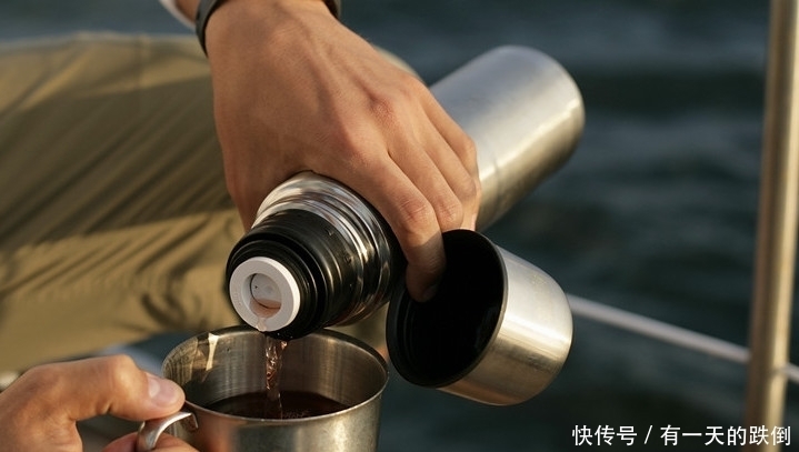 索命|保温杯变“索命杯”，可很多人都不知道它的危害，建议赶快扔掉吧