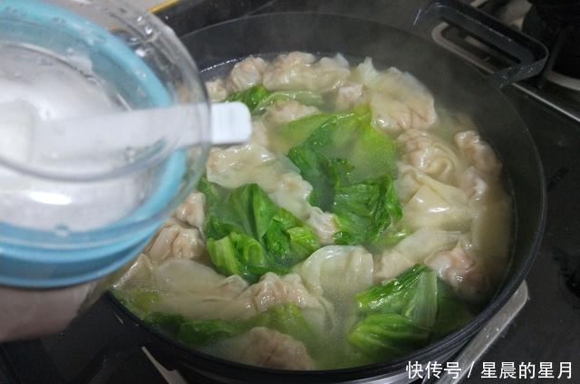 加盐|做鲜肉馄饨,不要只加盐!多加点“它”,肉馅香嫩,做早餐最合适