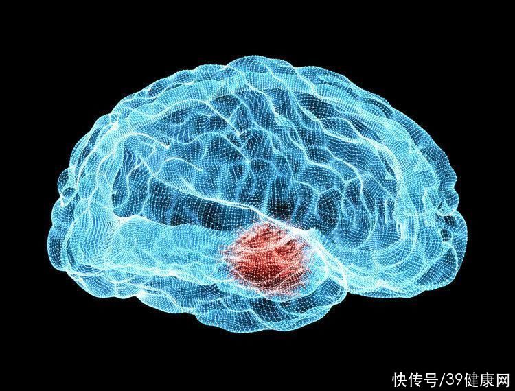 半夜醒来总是口干口苦什么原因(半夜醒来，总是口干口苦？或是4个部位出现问题，要引起重视)