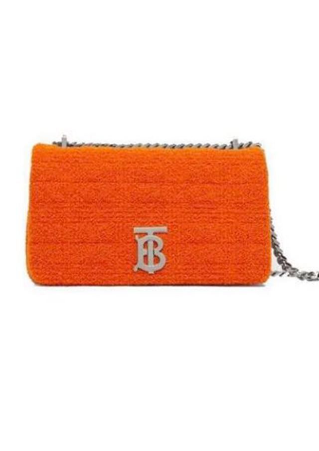 换装|唱出换装神曲《Maria》的华莎，穿衣到底有多百变？