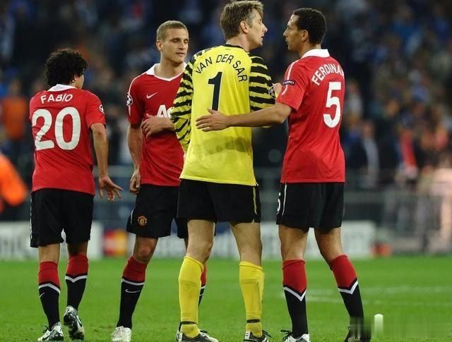 中卫|效力12年夺14冠!曼联传奇中卫:我生涯最大遗憾是……