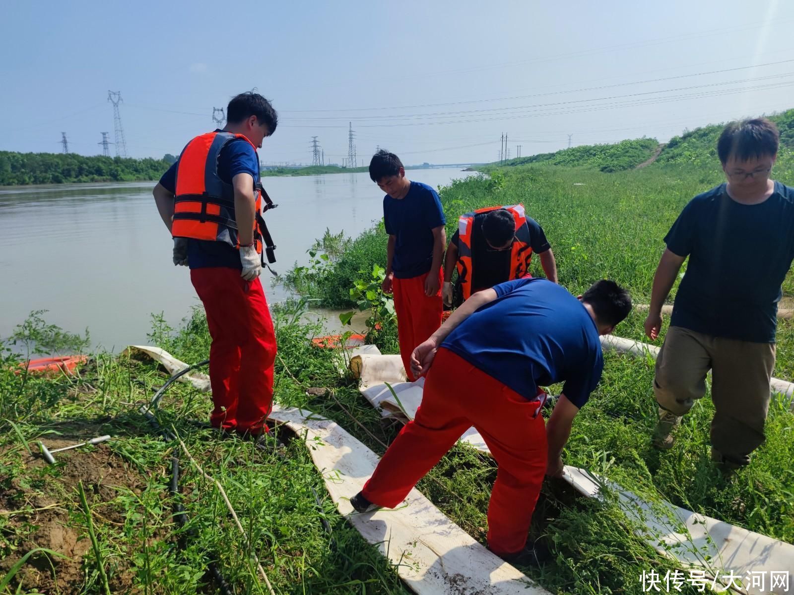 河南备战强降雨丨闻“汛”而动！河南省应急厅两个装备支援组助力鹤壁、新乡抢险排涝