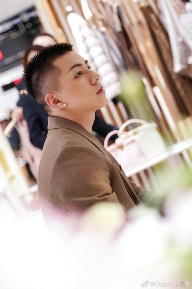 强大|《中餐厅》强捧两位新人,镜头比赵丽颖还多,个人背景还很强大