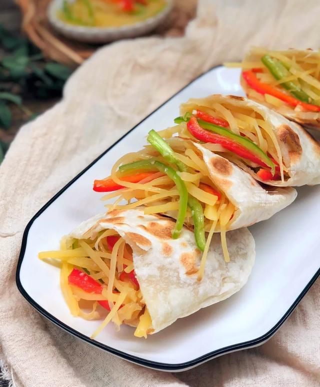  植物油|几个土豆，一碗面粉，成本不到5元，轻松搞定比肉夹馍还好吃