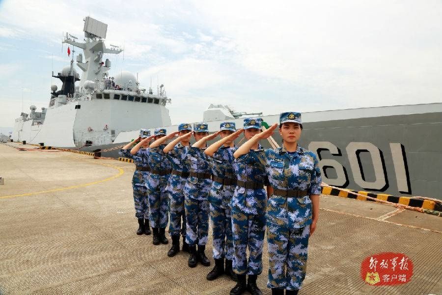  女兵|大洋之上的舰艇女兵，她们才是真正乘风破浪的姐姐们