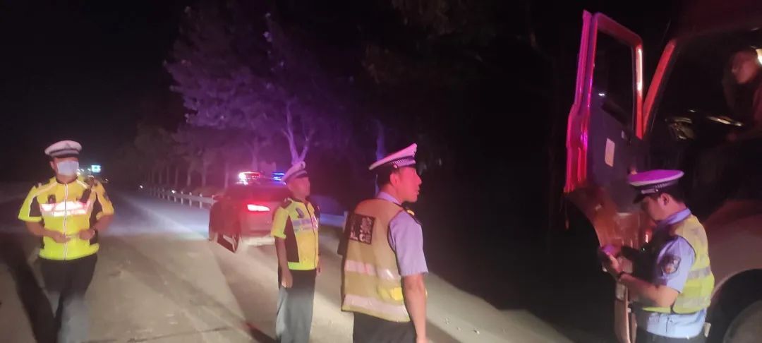 神威|交叉执法显神威，7小时查处严重超载货车18辆！