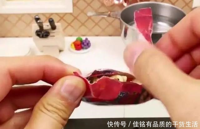 有人|最迷你的泡面,吃100包都不一定饱,网友这面怎么还会有人买