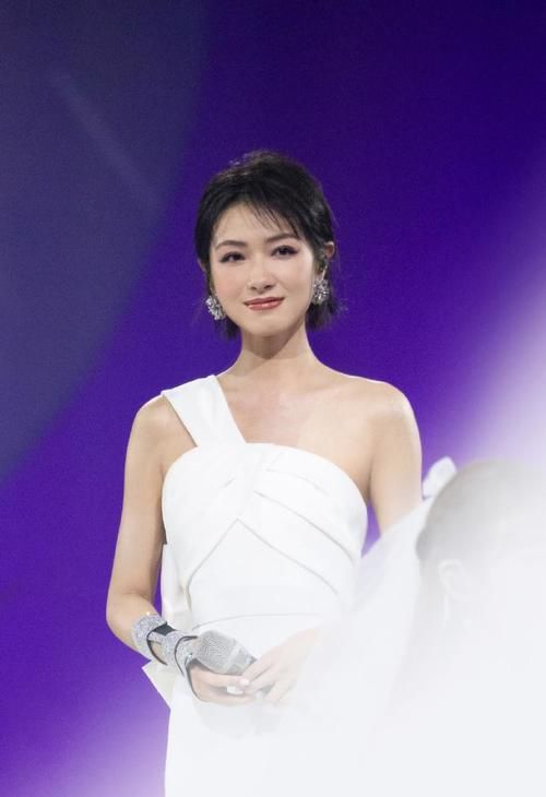  丹妮|《浪姐》最新排名：孟佳、万茜、李斯丹妮居前三，伊能静垫底