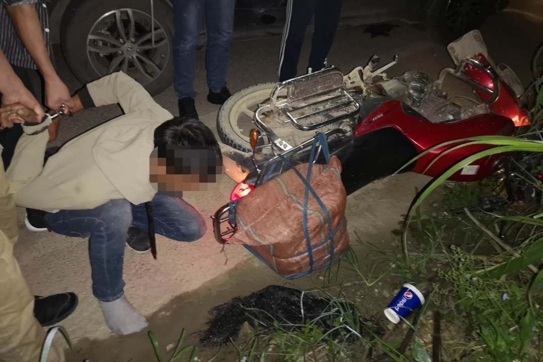公斤|撞停嫌疑人车辆！红河金平破获武装运输贩卖毒品案 缴毒23公斤