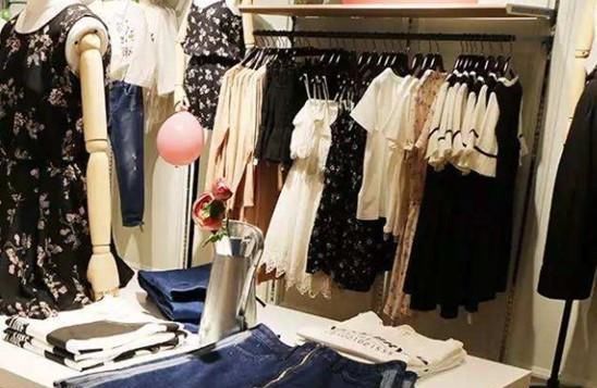 公司|又一巨头倒下：三年市值蒸发百亿，创始人辞职，公司大楼被出租