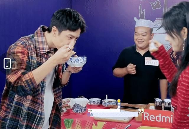  天天向上|《天天向上》赵丽颖王一博同喝一碗汤，谁注意一博的眼神？我酸了