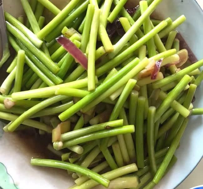 蒜台中|这菜一周吃3次,孩子体质好不生病,女生降脂洁胃,5块钱炒一盘