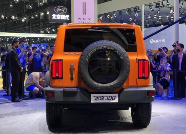  内饰|WEY·坦克300实车正式亮相：外观像Jeep，内饰像奔驰布局