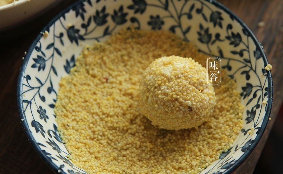  丸子|秋季吃丸子不用油炸，上锅蒸一蒸，好吃不上火，老人孩子都适合