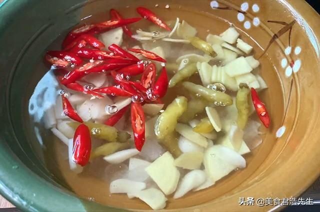  受欢迎|天热凉拌菜更受欢迎，这道凉拌菜做法，酸辣脆爽，美味又下饭