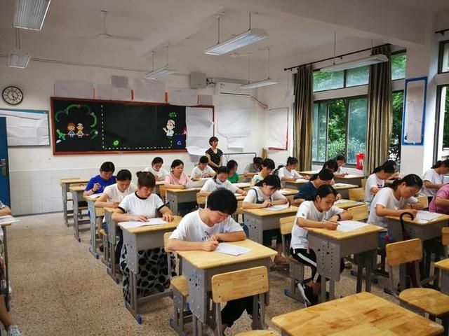 保育员|全区保育员、保健员暑期“充电”忙