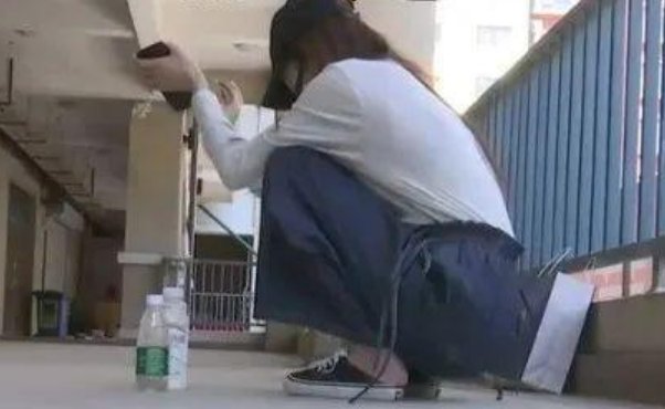 小王|19岁姑娘被的士司机持刀猥亵？录音不堪入耳：1800元行不？