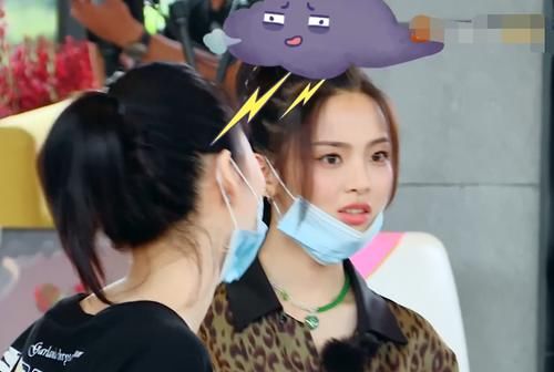  素人女嘉宾|杨超越唱歌跑调，唱功被素人吊打，王俊凯的吐槽太不给面子