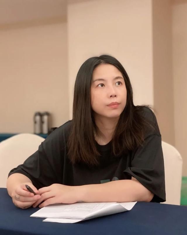  产业|专访制片人彭聆：从火箭少女101毕业团综看哇唧唧哇偶像产业内容生态逻辑