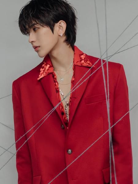  王一博|明星势力榜大换血：王一博第一，蔡徐坤第八千玺第九，THE9仅孔雪儿上榜