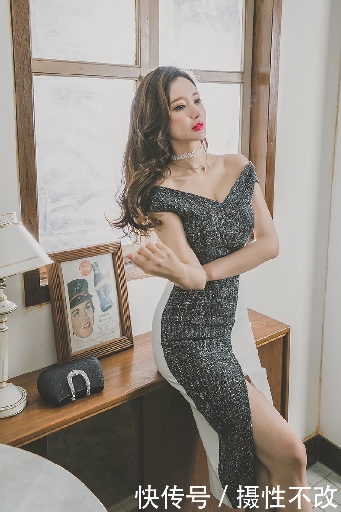 大爷|搞笑GIF趣图:哥们,你这求婚姿势真是帅爆了,大家都看好你哦