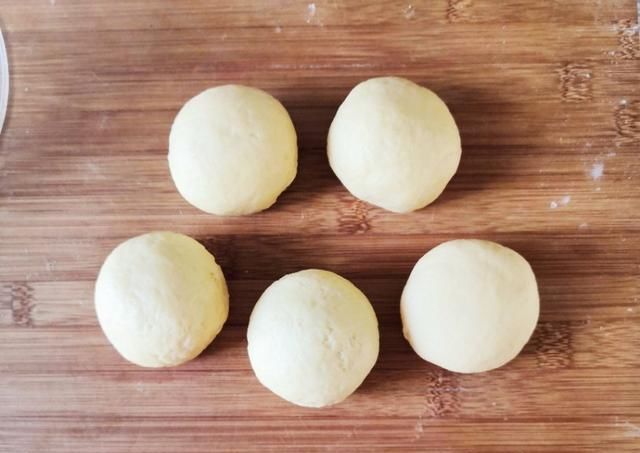 牛奶|烤箱自制小烤饼,外脆里软,香气扑鼻,比面包简单,比馒头有味