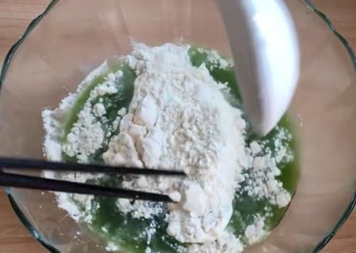  黄瓜|居家自制黄瓜宽面，弹软筋道，简单好吃，老少皆宜的家常美食